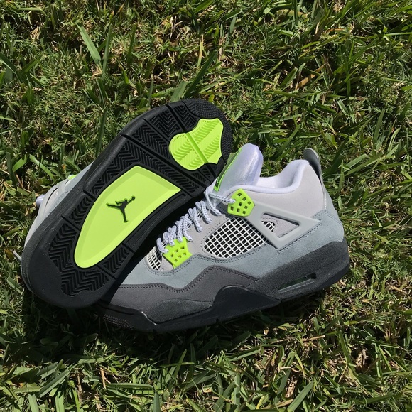 Jordan 4 “Neon” - Picture 5 of 5